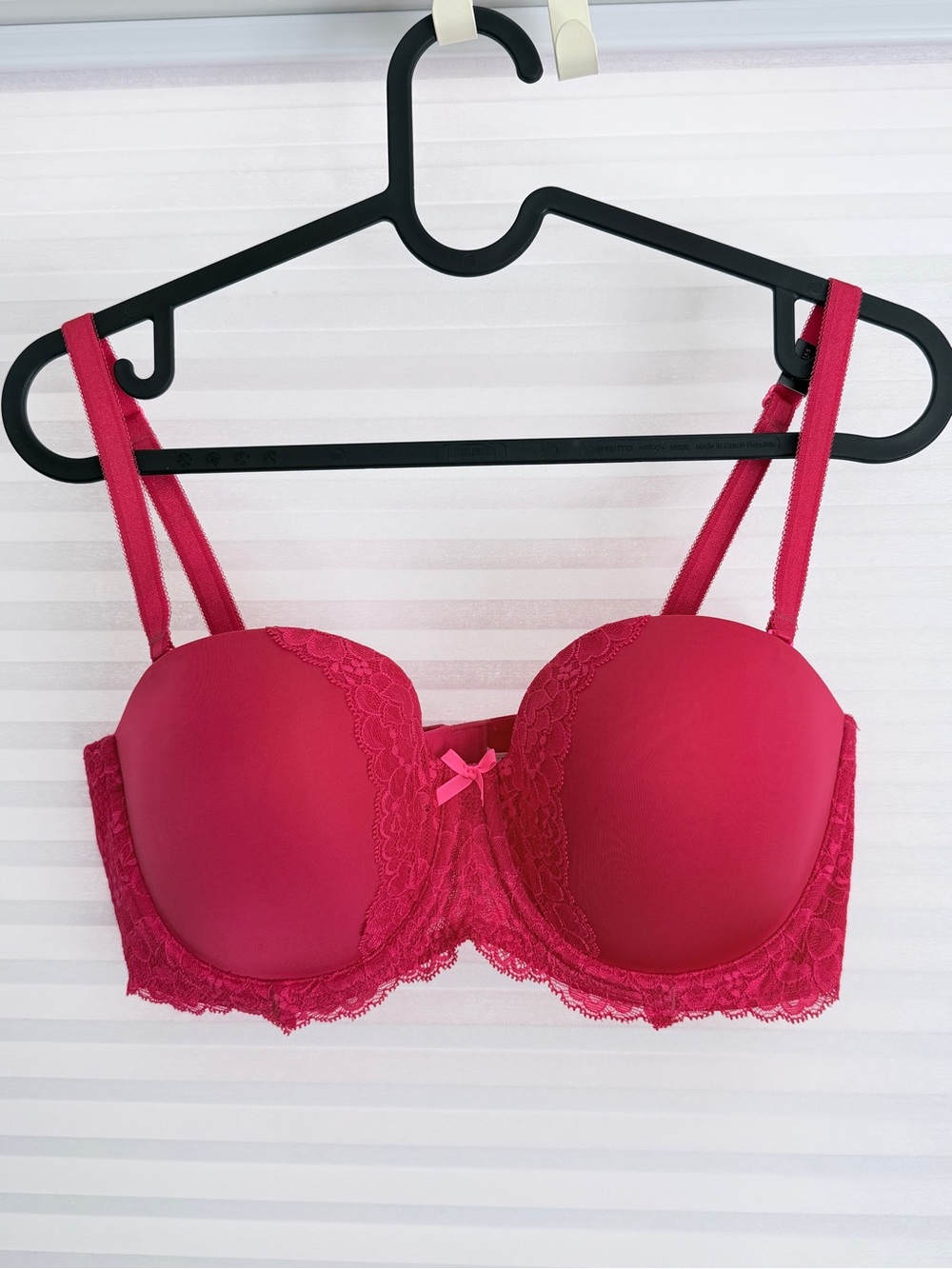 Victoria’s Secret Hot Dark Pink Lace Bra